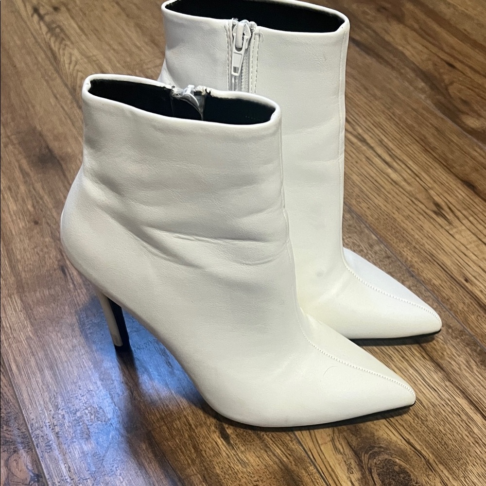 Elegant White Ankle Boots